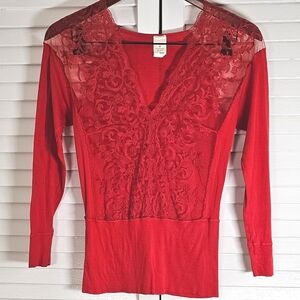 ♥️ Victoria's Secret Lace shirt